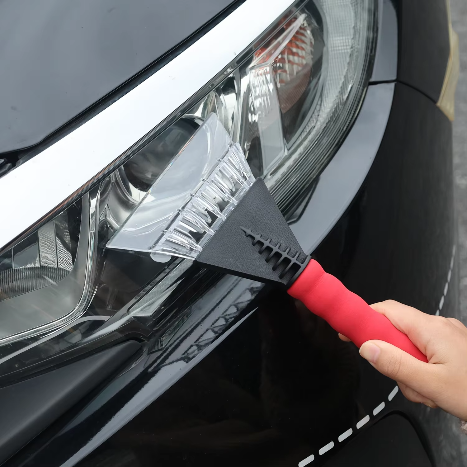 Omoda Car Ice Scraper | Heavy-Duty Windscreen Snow & Ice Remover