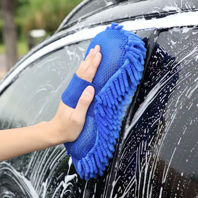 Omoda Microfibre Car Wash Mitt | Chenille Scratch-Free Cleaning Glove